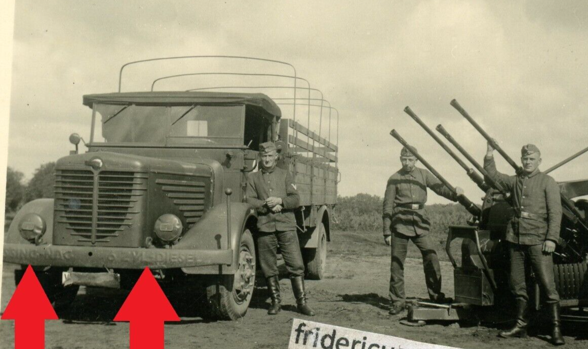 Foto WH LKW Büssing-NAG 6 Zyl Diesel mit 2-cm Flak Vierling 38 Flugabwehr