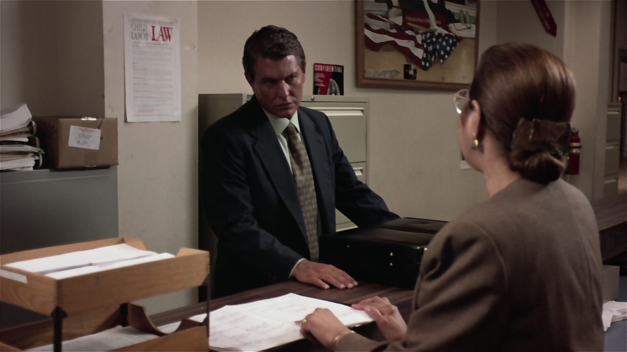 The Substitute (1996) (1080p Blu-ray x265 FreetheFish)-9