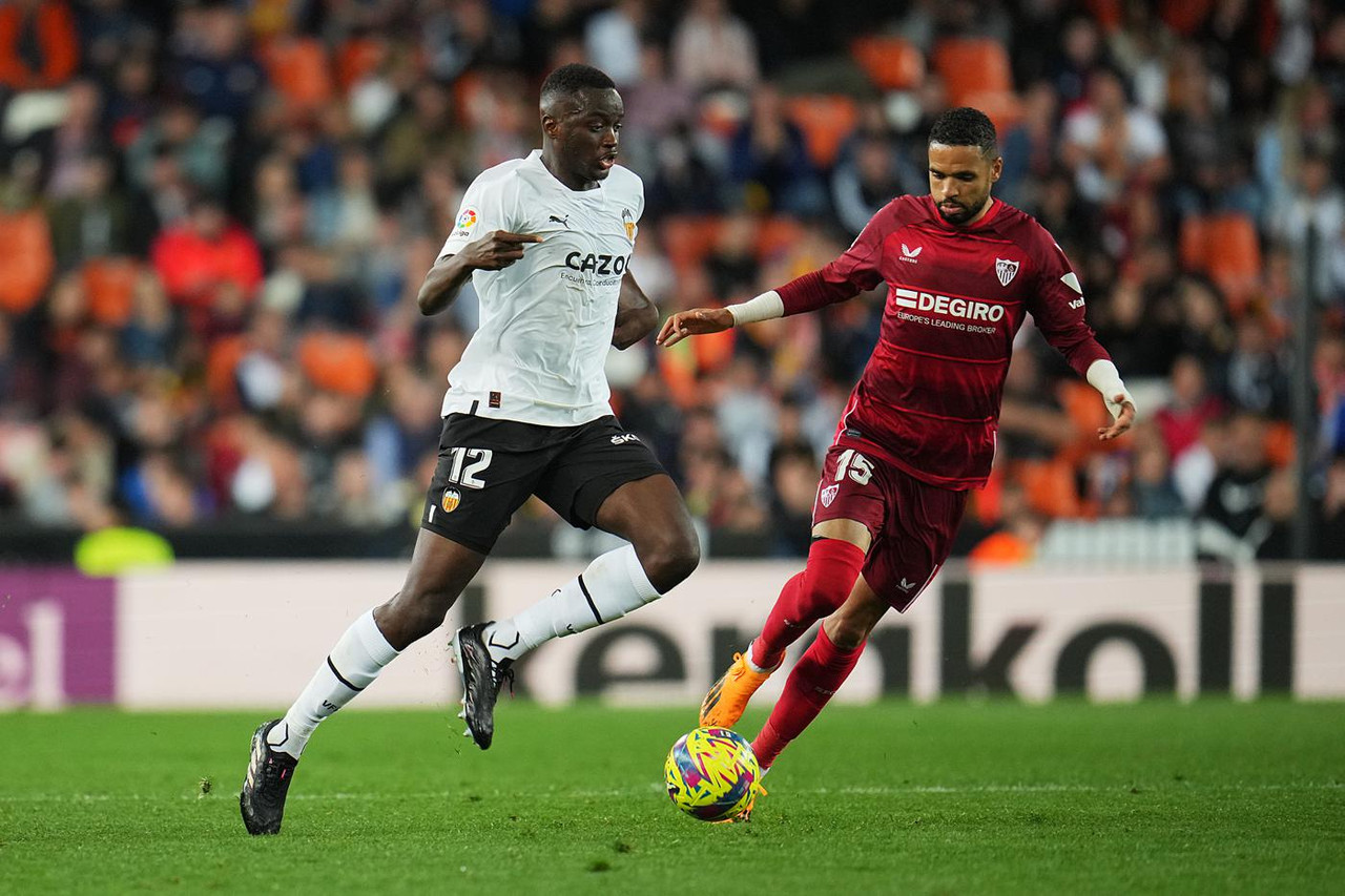 Valencia vs Sevilla, 22h15 ngày 07/12