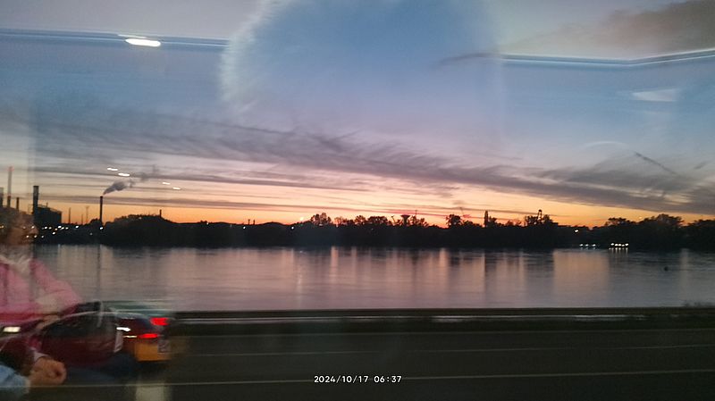 https://i.postimg.cc/VkgNH7ds/duna-202410170637.jpg