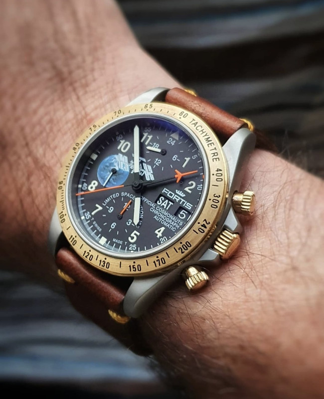 2795A7F1-71A2-44D5-8D81-12C433EF2713