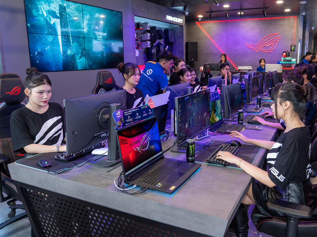 ROG-Exclusive-Store-9.jpg