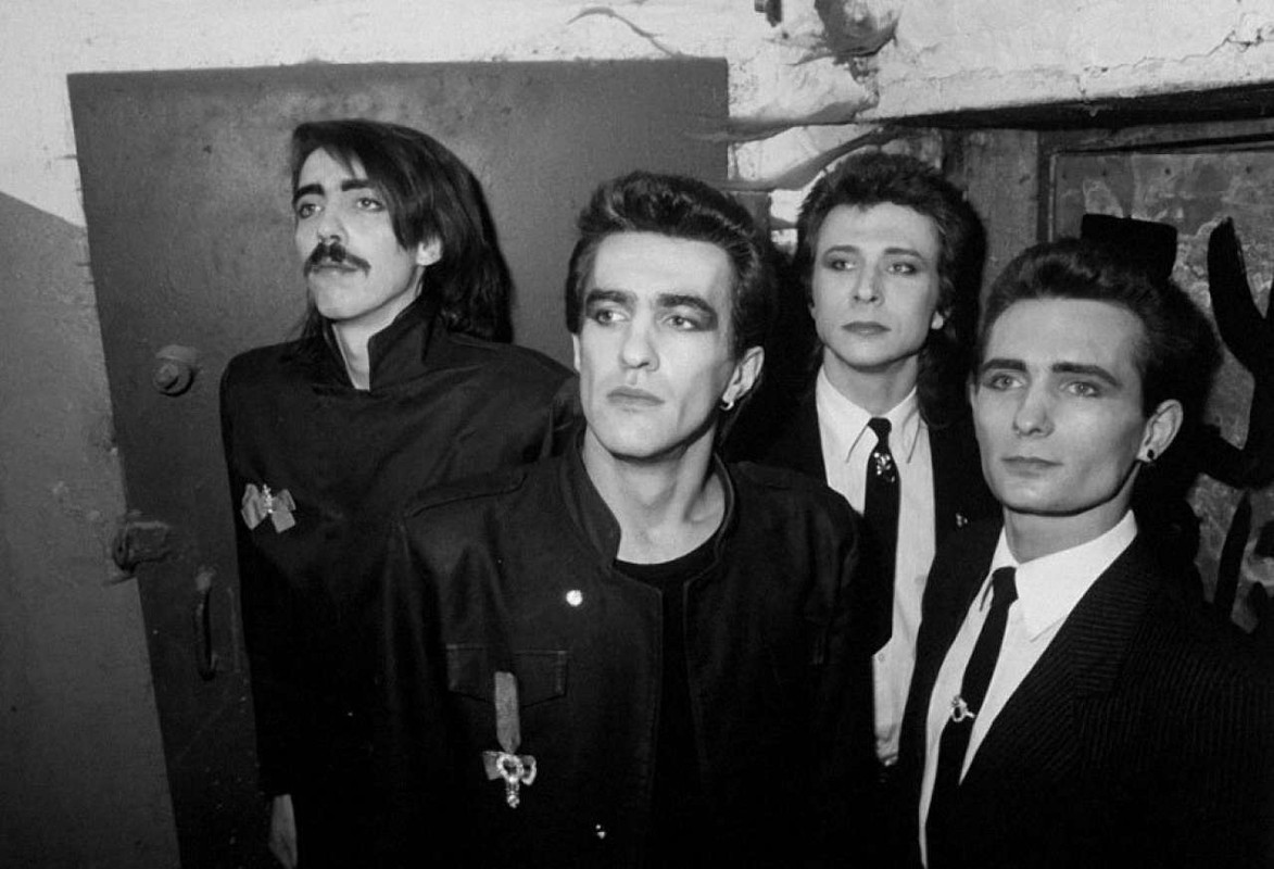 CDC490F8-1101-46CB-A46F-B3964A9A03EC