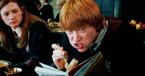 book-ron-harry-potter.webp