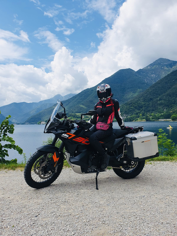 F04A6588-9A04-4FC0-9800-05FC4884072A