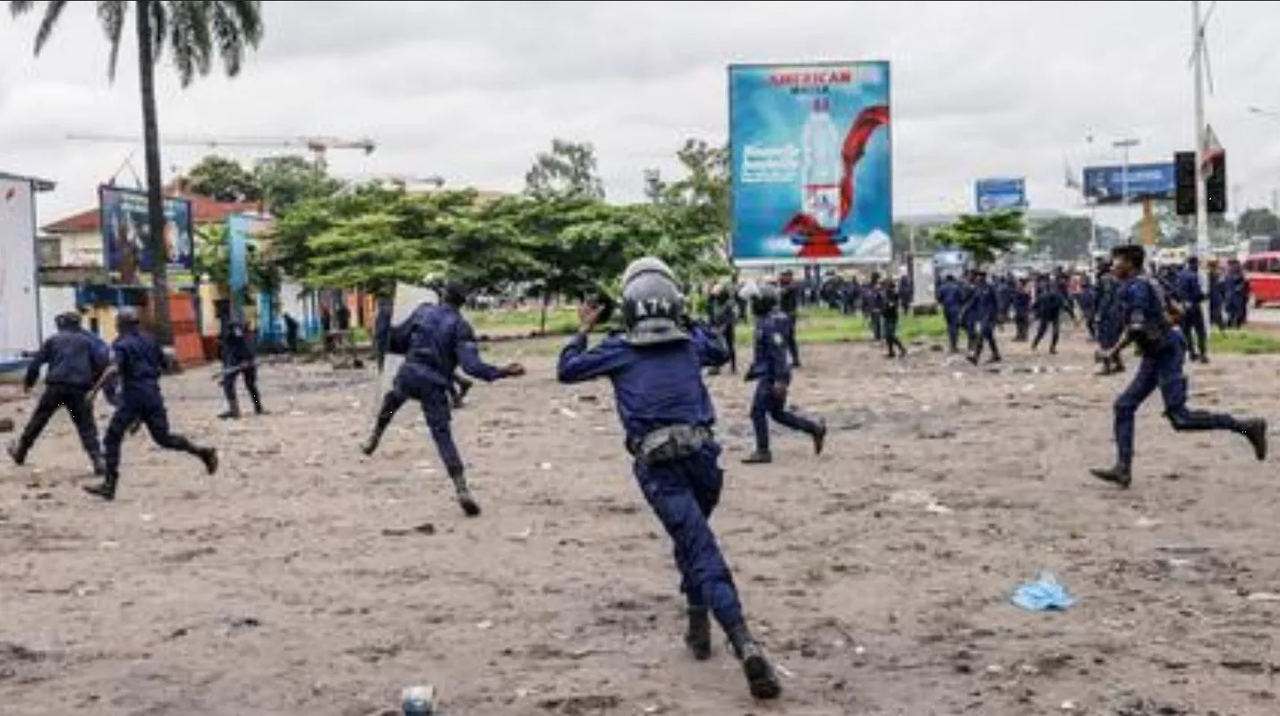 Policía de Congo usa gses para dispersar protesta