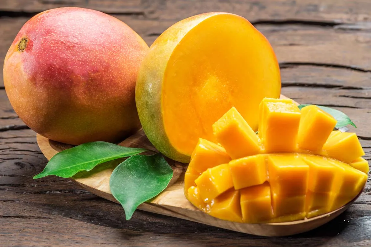 ¿Cuál es el truco para madurar los mangos verdes en poco tiempo?