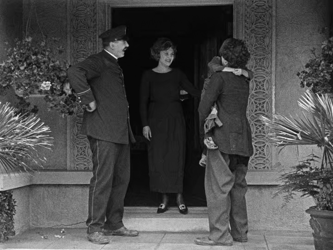 The Kid 1921 Criterion (1080p x265 10bit Tigole)