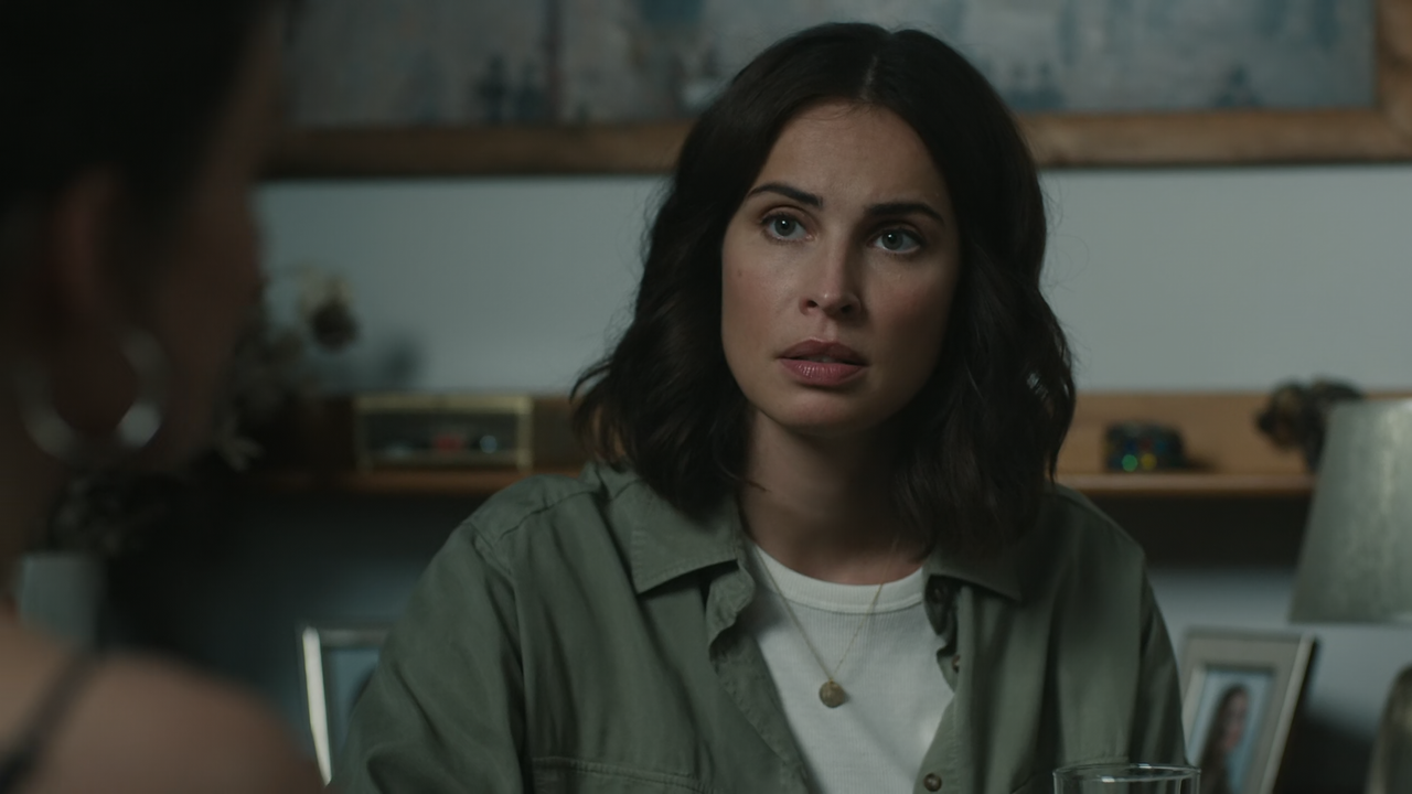 FBI.International.S02E01.Unburdened.1080p.10bit.AMZN.WEB-DL.DDP5.1.HEVC-Vyndros.mkv_snapshot_08.38_[