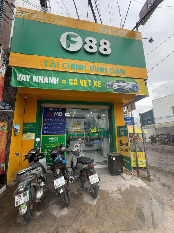 Không gian phòng giao dịch F88 684 đường 23/10