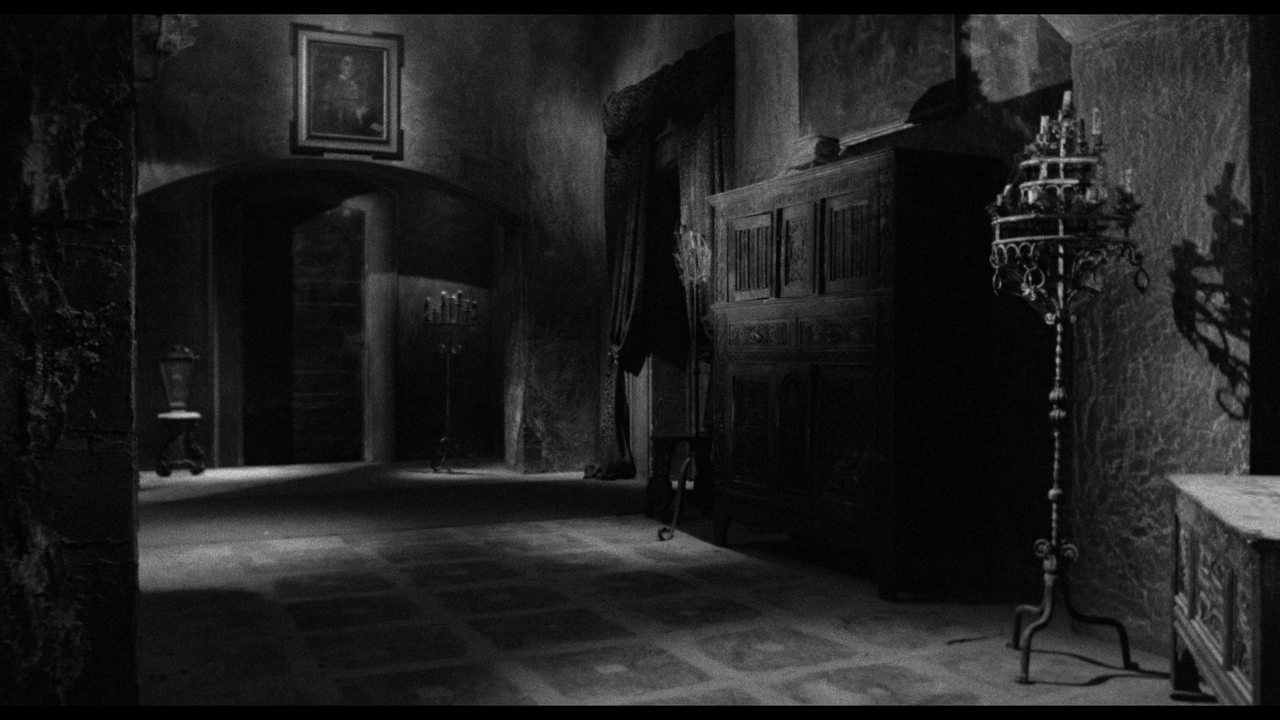 mpv-shot_Danza.Macabra.Castle.of.Blood.1964.2160p.UHD.BDREMUX.HDR.HEVC.-Нечипорук_00_44_48_0010