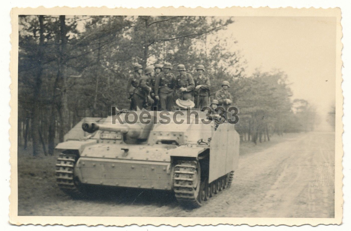 Foto Sturmhaubitze Sturmgeschütz Panzer Sd.Kfz. 