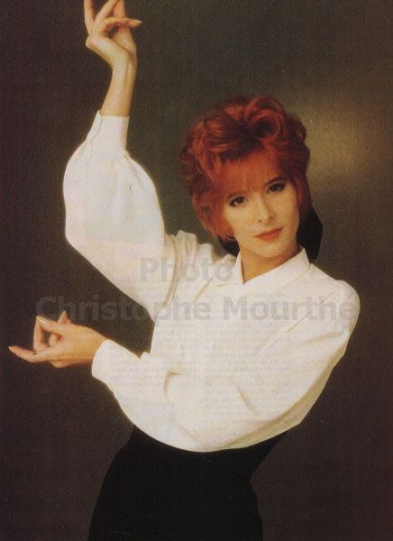 https://i.postimg.cc/VkyH3gn4/big-mylene-farmer-1987-christophe-mourthe-108.jpg