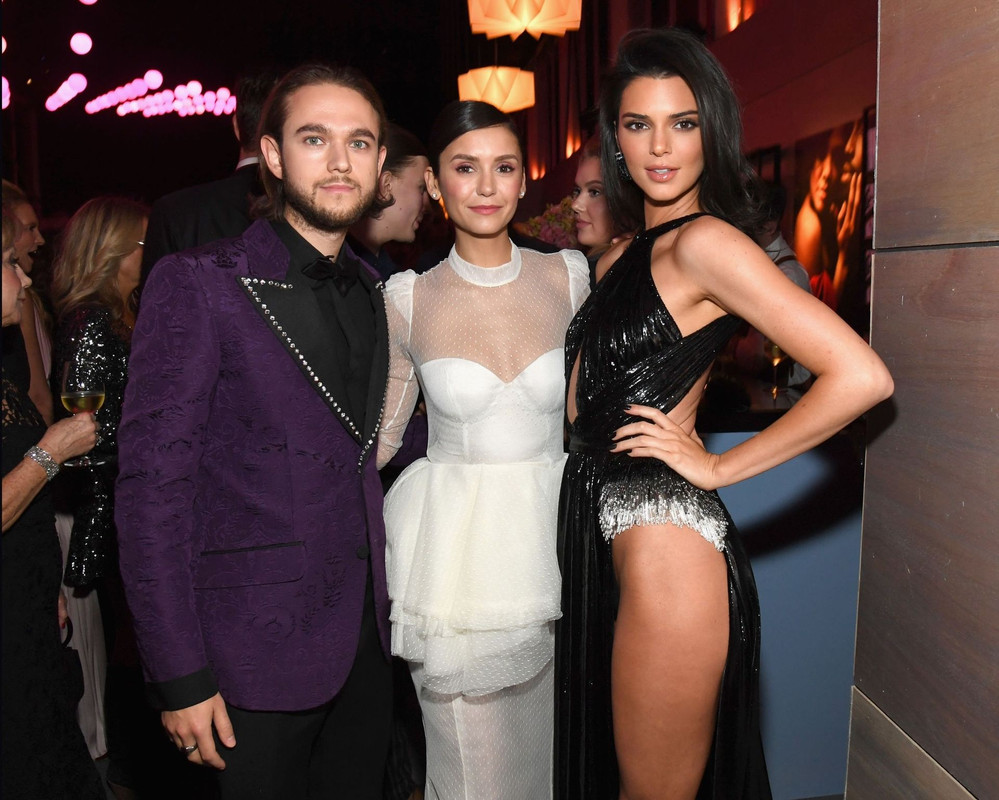 Kendall-Jenner-Sexy-UpskirtStars.com (25)