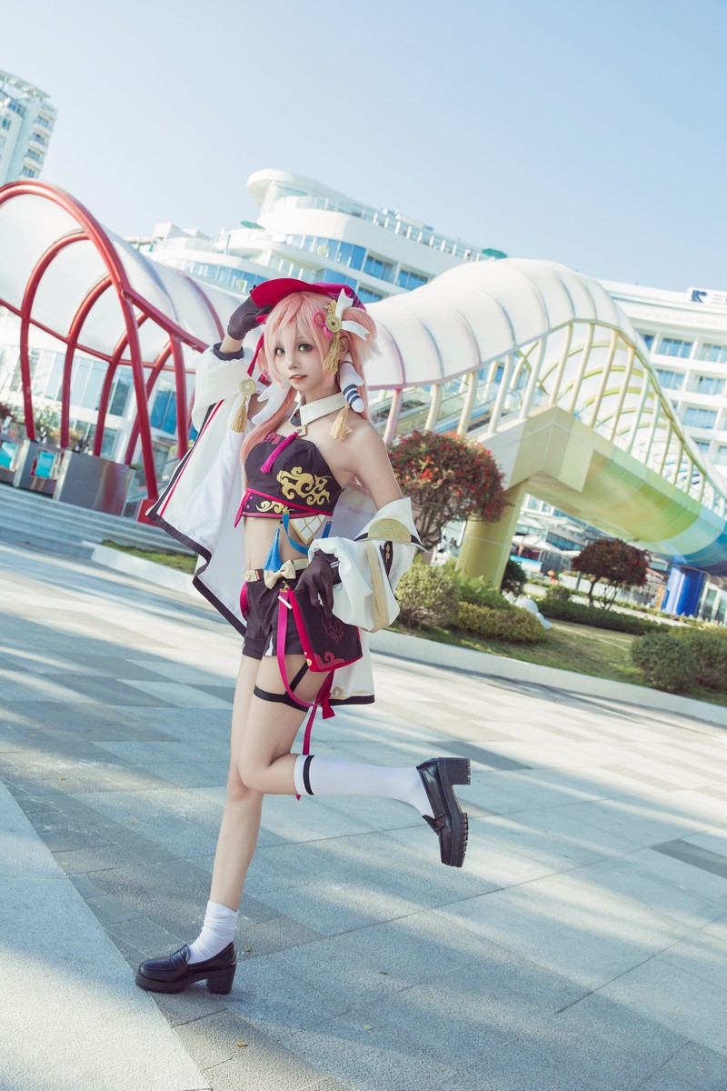 艾西Aiwest 原神烟绯花鸟与情Cosplay写真图集 烟绯角色高清图集 29P (176.4M)插图2