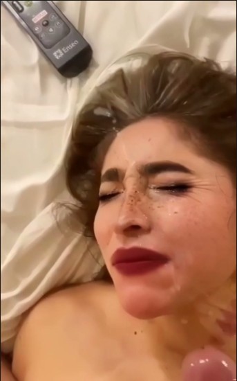 [Image: Cumshots8229014631.jpg]