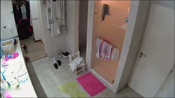 [Image: Voyeur10235140841.jpg]