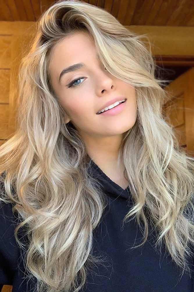 Light platinum blonde hair