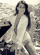 Caroline-Munro-d17
