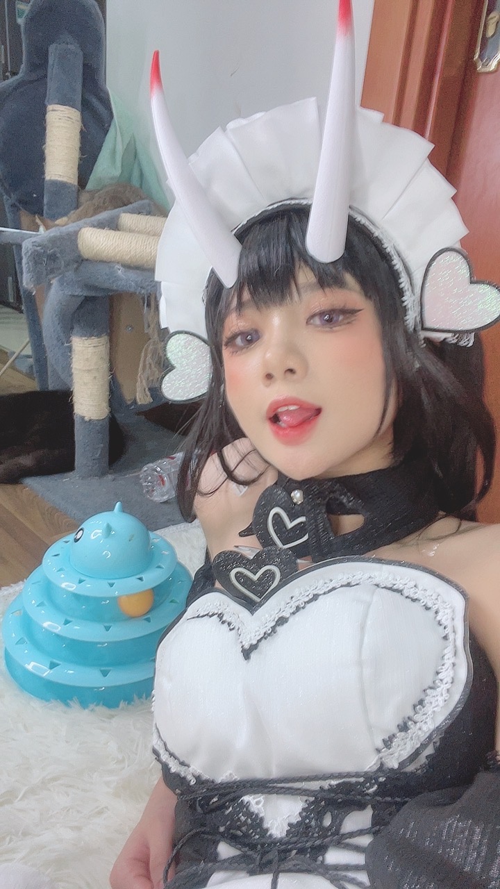 PoppaChan Noshiro Maid Cosplay (Azur Lane) – 117 Photos 11 Videos 408MB插图3