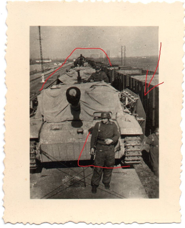 Foto Soldat StuG Sturmgeschütz Langrohr Seitensc