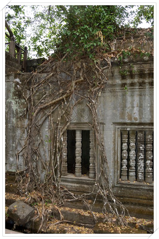 Angkor III. Beng Mealea y traslado a Phnom Penh. - De la bahía de Halong a los templos de Angkor (5)