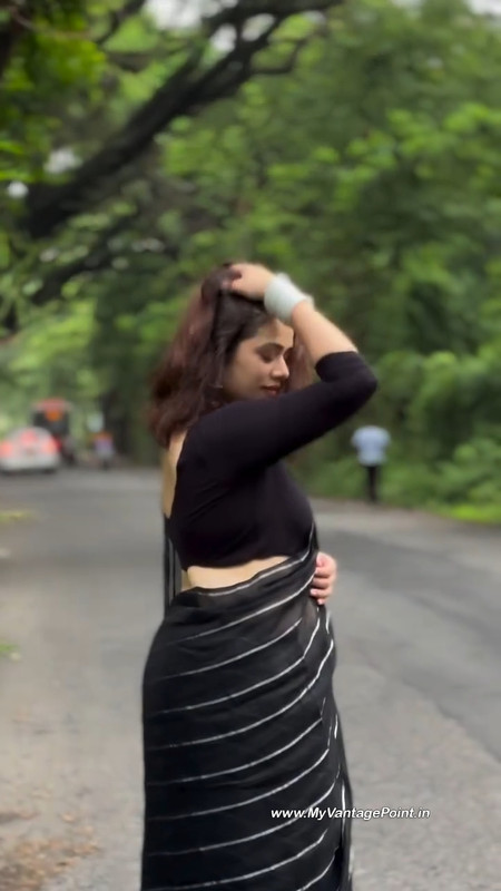 11-Marathi-Actress-Girija-Oak-Godbole-Hot-Pics-in-Black-Saree-My-Vantage-Point