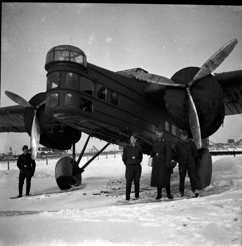 Avions francais captures par les allemands Marcel-Bloch-MB-200-Alemania-002