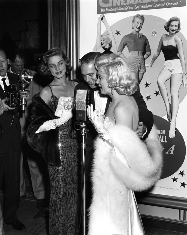 Lauren_Bacall_b70