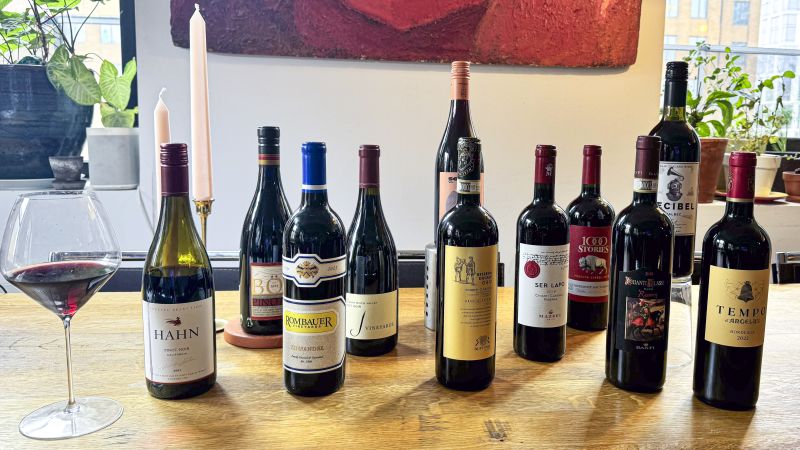 Fruity Reflected Wine Twist