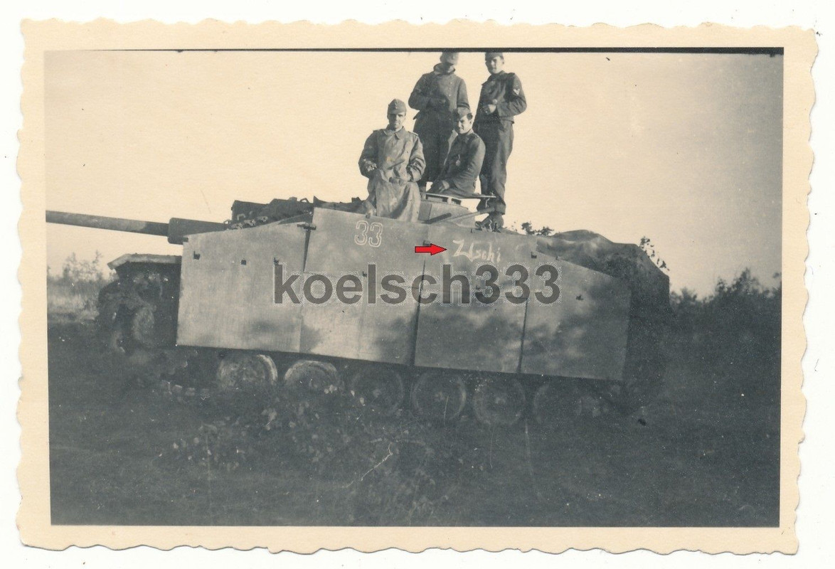 Foto Sturmgeschütz Brigade 322 StuG Panzer 33  U