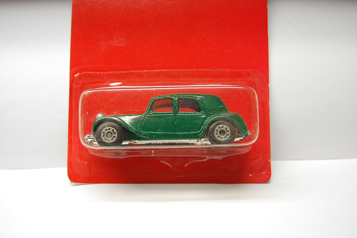 4 Dinky Matchbox Citroen 15 CV
