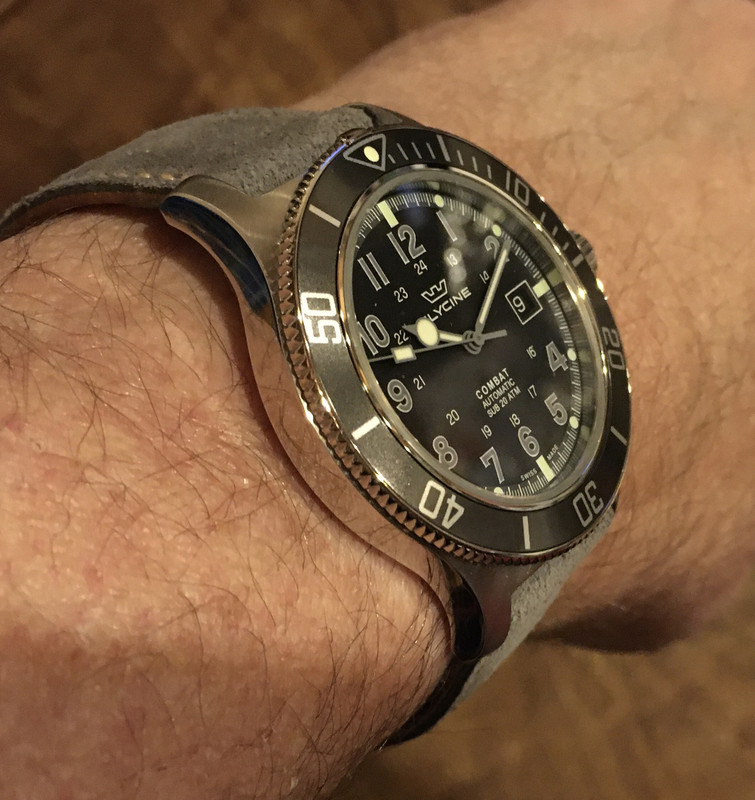 8880CCAD-A328-45AB-8898-51760AF1324C