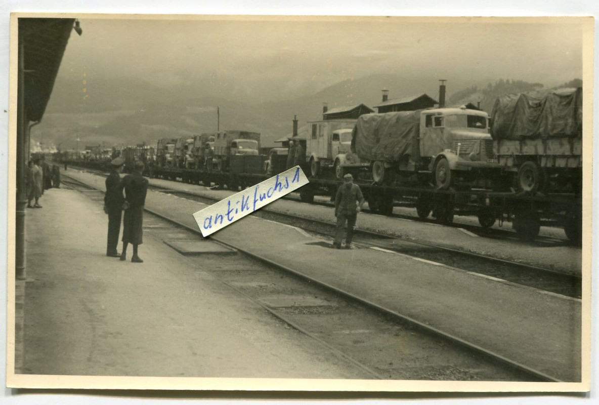WH-Truppen auf dem Bahnhof Wörgl 1944 beim Bande