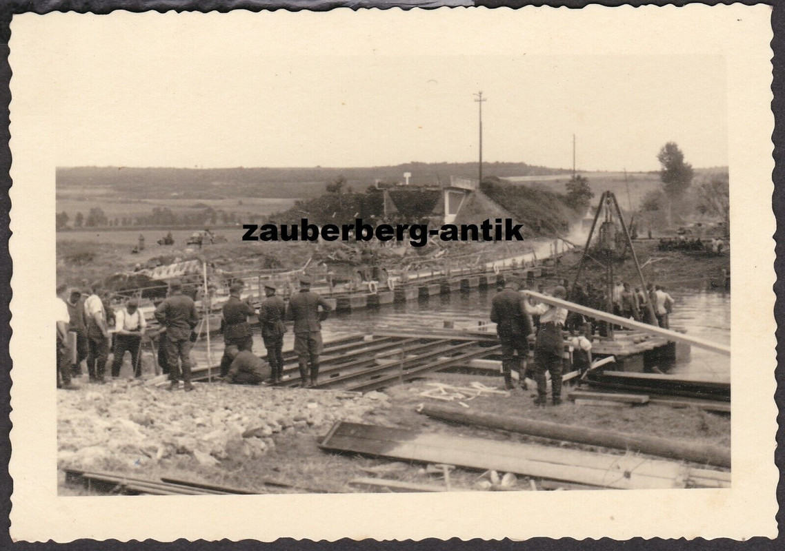 Foto Wehrmacht Frankreich Holland Belgien Pioniere bauen Ersatz Brücke