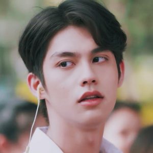 Aktor-Thailand-Paling-Ganteng-Thanapob-L