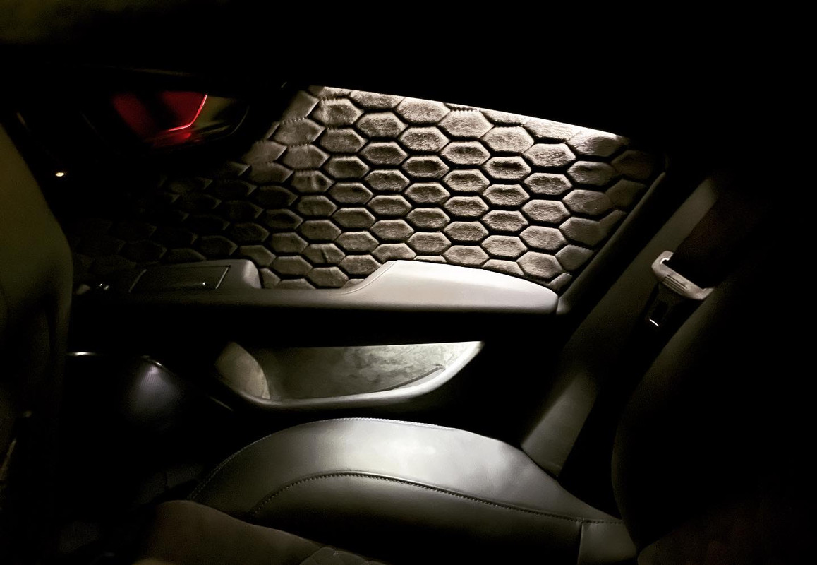 RS7_Alcantara_Interior_43
