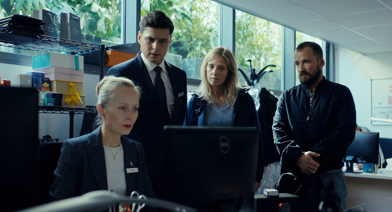 Case 137 2025 WebRip [Hindi + French] 480p 720p ESub Screenshot