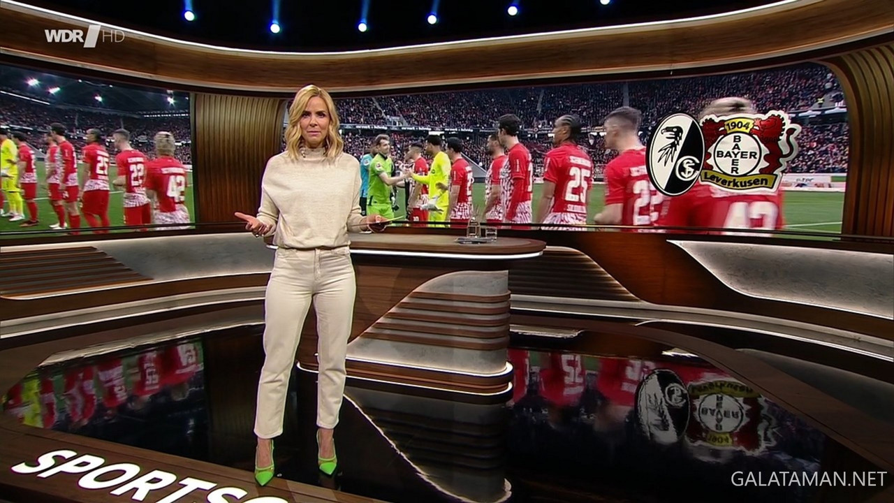 [Image: 03-17-21-40-32-WDR-HD-Sportschau-Bundesl...14-635.jpg]