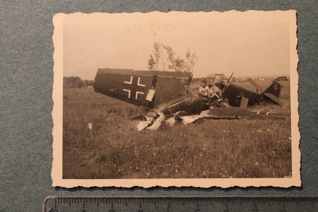 Foto Photo 16605 Flugzeug airplane Douai Frankreich Trümmer combat Balkenkreuz