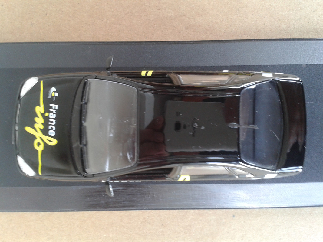 2001 Citroën C5 HDI Mk I “France Info Press - Tour de France 2001” (Norev – nº 47 La Caravane du Tou