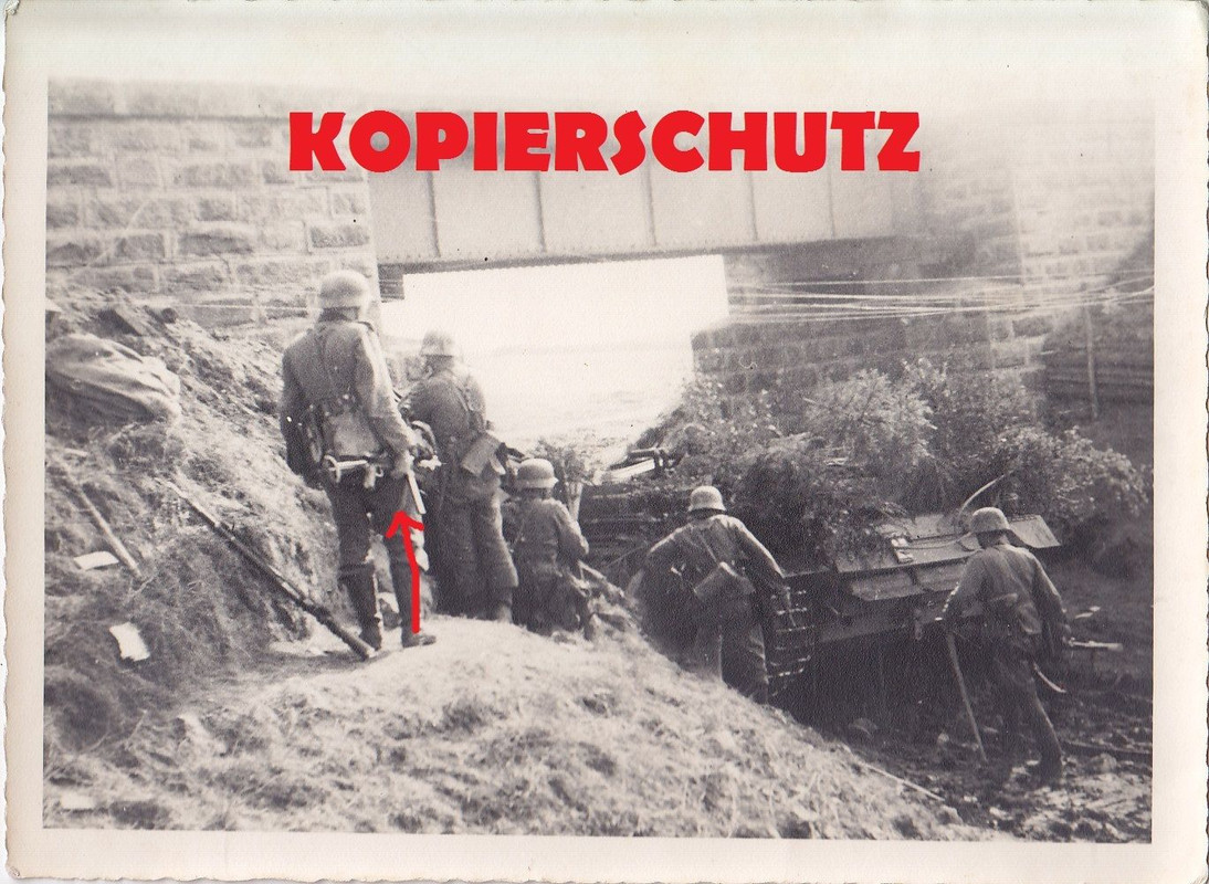 Sturmgeschütz STUG 3 Vormarsch Infanterie MP 40 