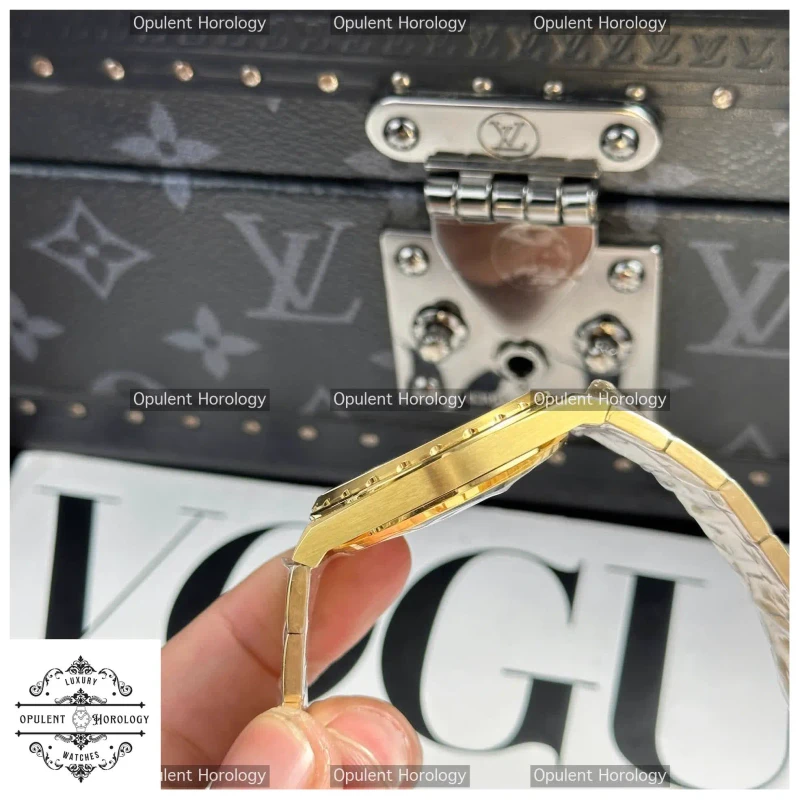 Vacheron Constantin 222 Historiques Replica Watch - 37mm, Black Dial, Premium Build - Super Clone