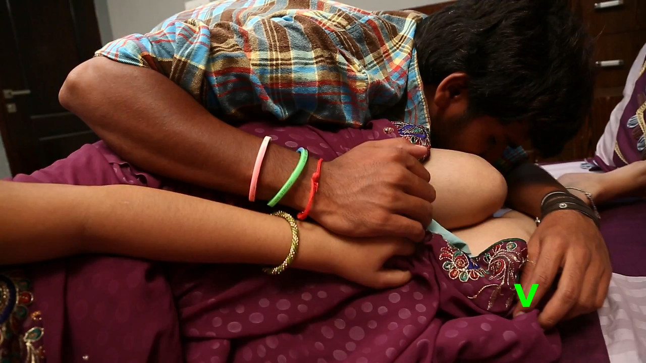 Brother Wife Back - Romantic Telugu Short Film - By VT (1080p).mp4_snapshot_06.50_[2021.05.13_15.25.