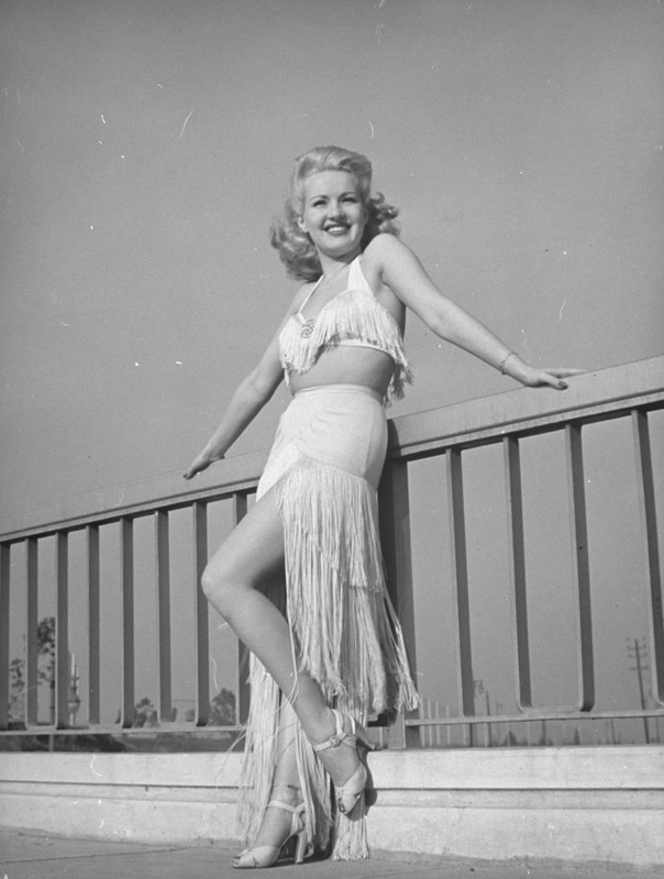 betty_grable_b44