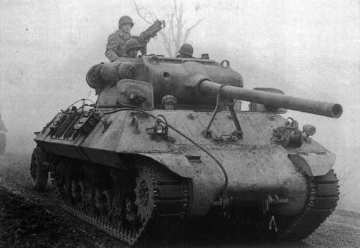M36 moviéndose a través de la niebla para cortar la ofensiva alemana. Werbomont, Bélgica, 20 de diciembre de 1944 M36 moviéndose a través de la niebla para cortar la ofensiva alemana. Werbomont, Bélgica, 20 de diciembre de 1944