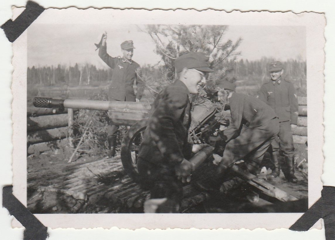 ,Russland,Wolchow-Front ,Luftwaffe, 7,5cm Geschütz,Traumfoto