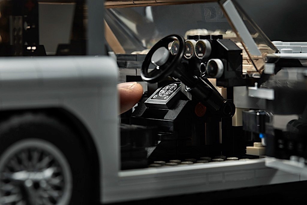 Aston Martin DB5 by Lego (31)