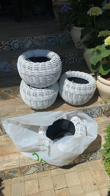 B8A3163A-D0DA-4ADE-978D-F7D371B5C604