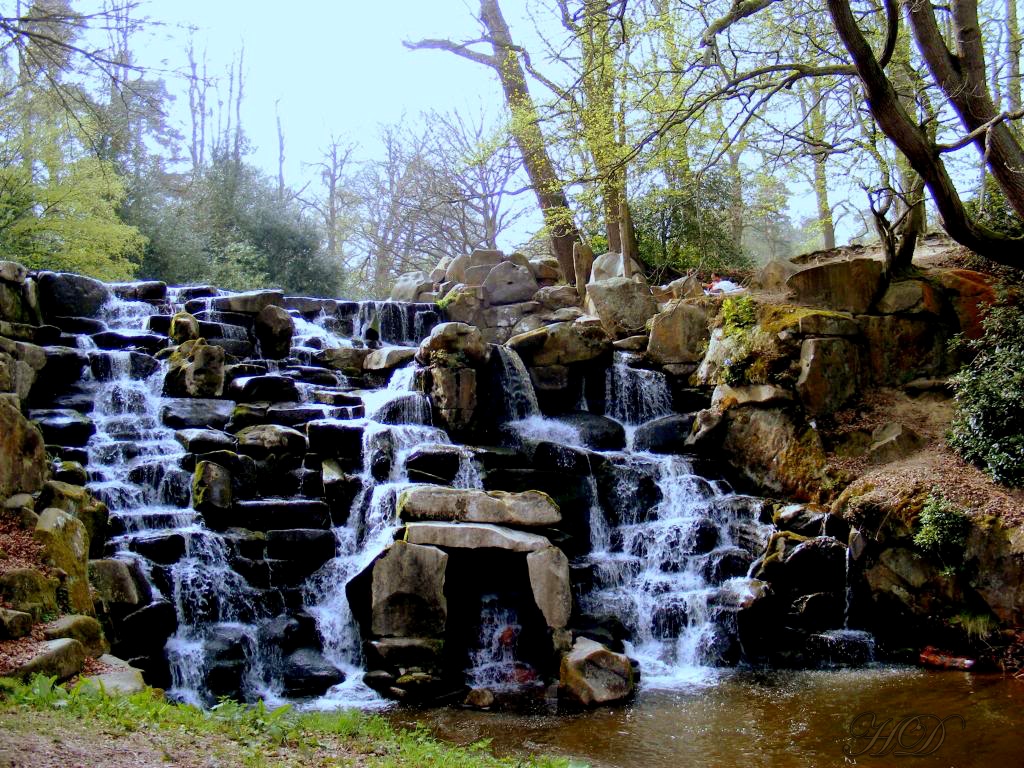 waterfall-windsor-HD.jpg